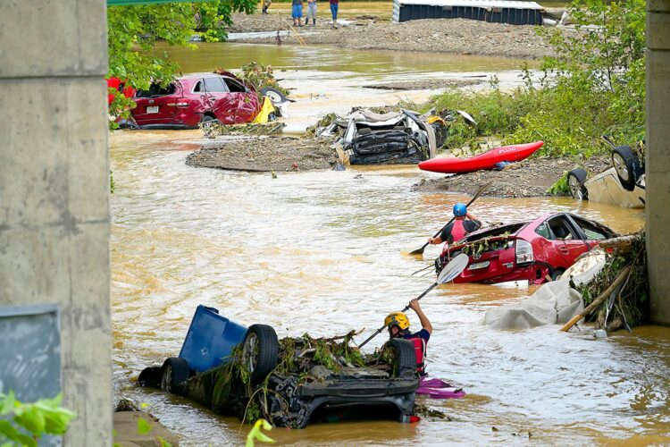Slideshow: Search and rescue efforts Sunday from flooding in area